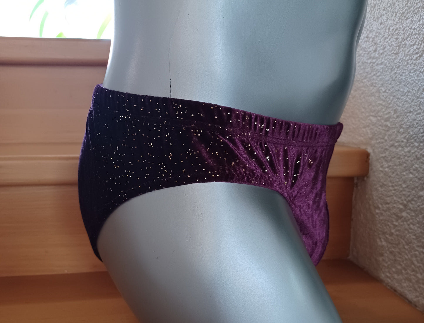 Badehose full Butt  Herren Dessous Unterwäsche elastischer Samt Beerenfarben mit Goldglitter Samt Gr M-L Unikat