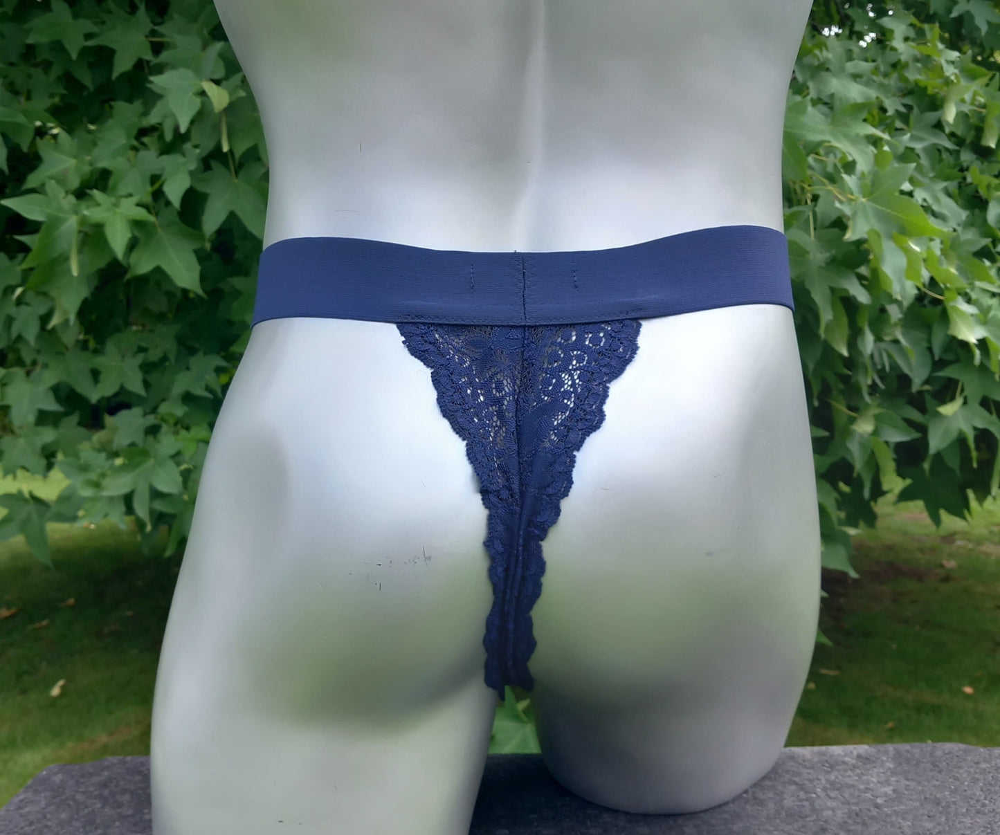 sexy dunkelblauer, schwarzer, weißer "Corsagen" Spitzen-String Sissy Herren Lingerie Dessous Unikat Suspensorium geschnürt